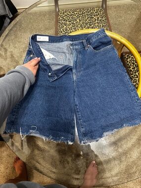 GAP Raw-Hem Mid-Rise longline Waist Denim Jorts-shorts in Dark Blue